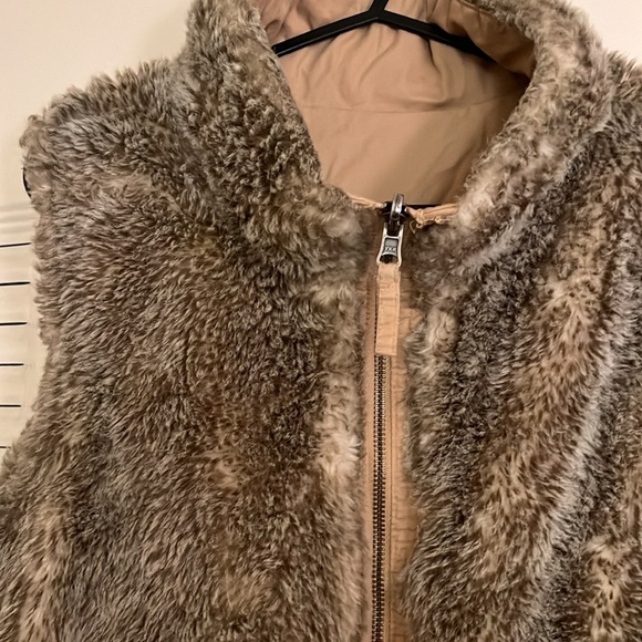 J. Jill Faux Fur Reversible Vest. - Picture 3 of 8